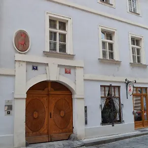 U Cervene Zidle - Red Chair *** Praag